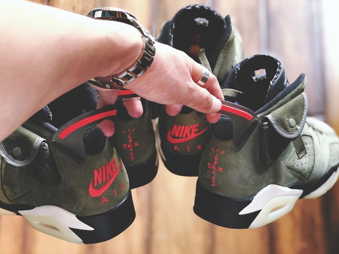 кроссовки Nike, модель Air Jordan 6 Travis Scott